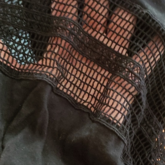 Cute top - Picture 2 of 2